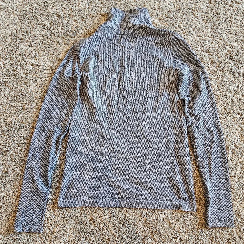 Athleta Womens S Momentum‎ Mock Neck Pullover Black White Chevron Thumbholes